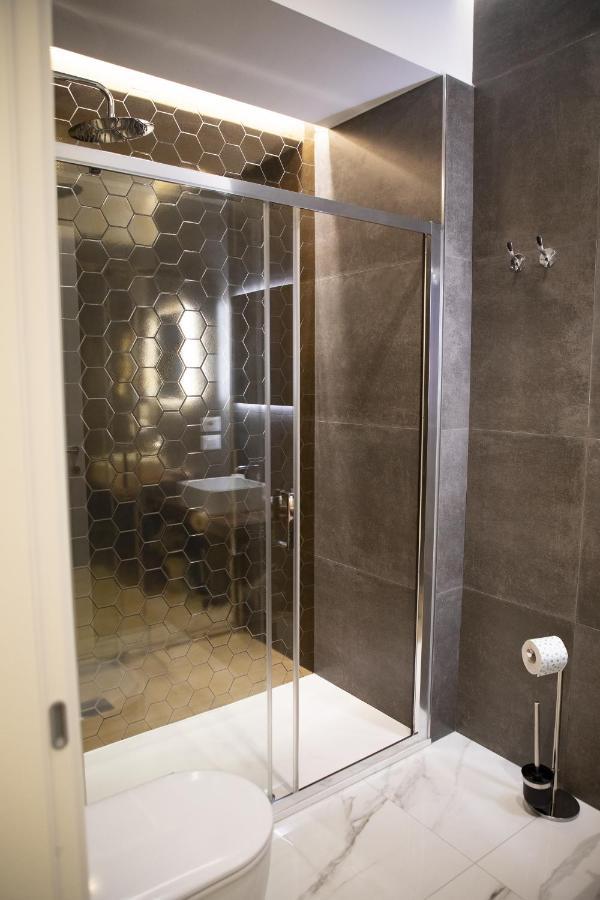 South Hands Luxury Naples