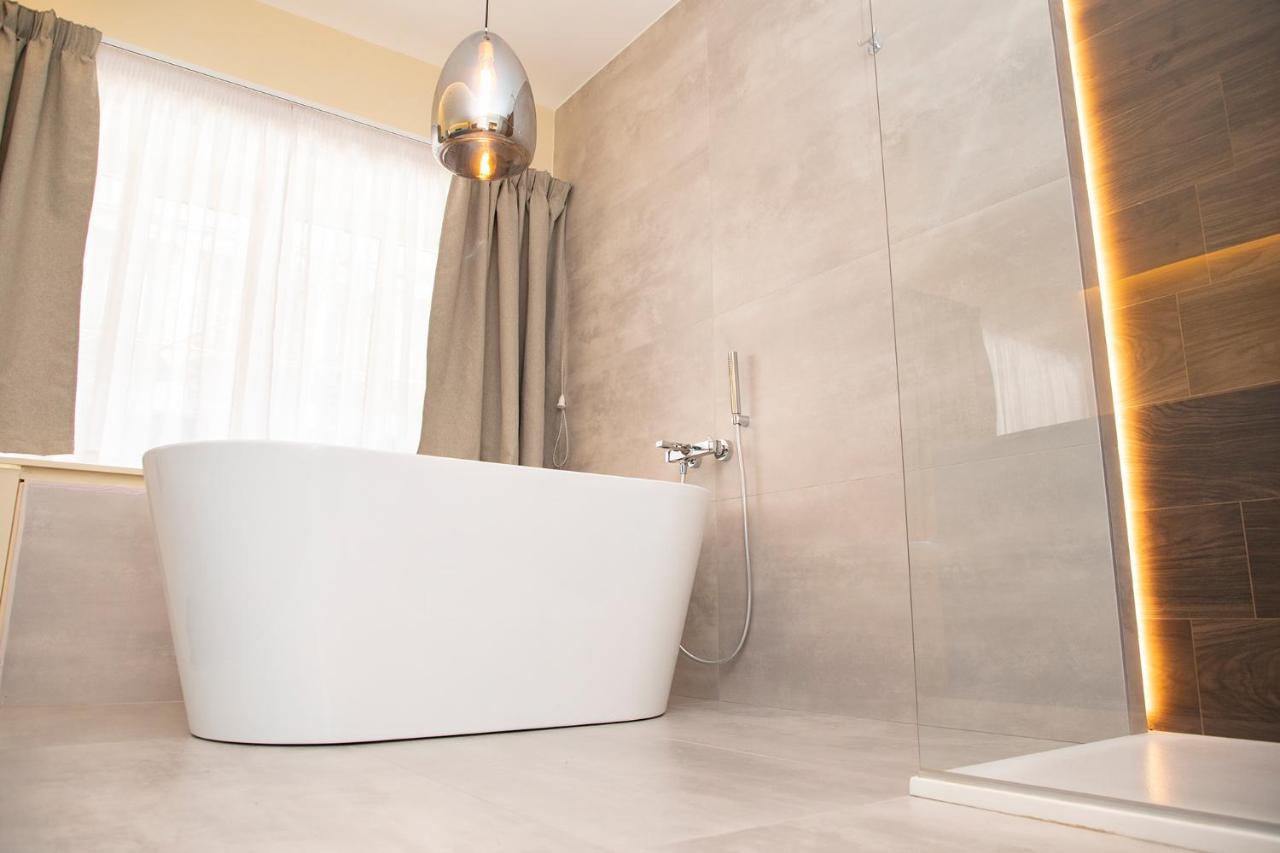 South Hands Luxury * Naples